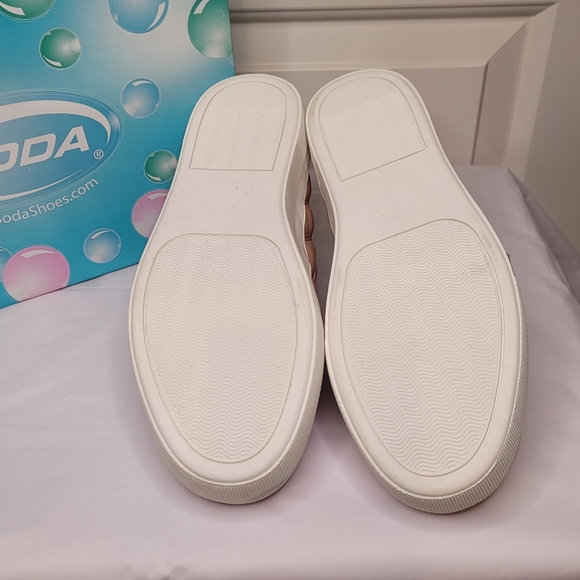 Soda Slip-on shoes - Picture 2 of 3